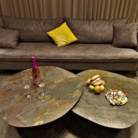 Luxury Aparment 5 Room 2 Minutes From The Beach بات يام المظهر الخارجي الصورة
