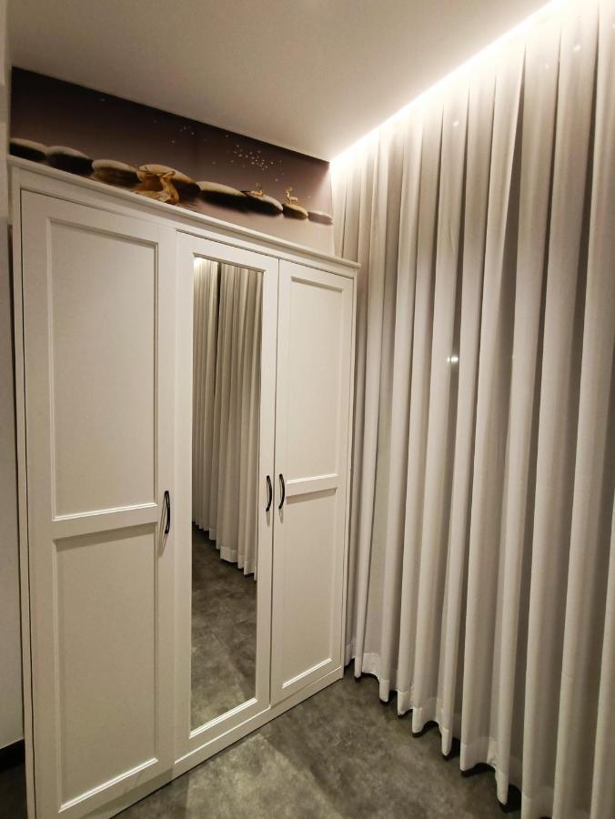 Luxury Aparment 5 Room 2 Minutes From The Beach بات يام المظهر الخارجي الصورة