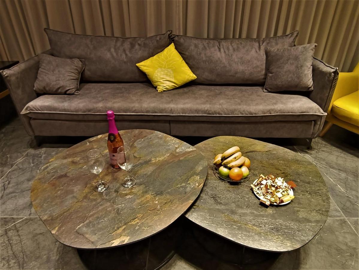 Luxury Aparment 5 Room 2 Minutes From The Beach بات يام المظهر الخارجي الصورة