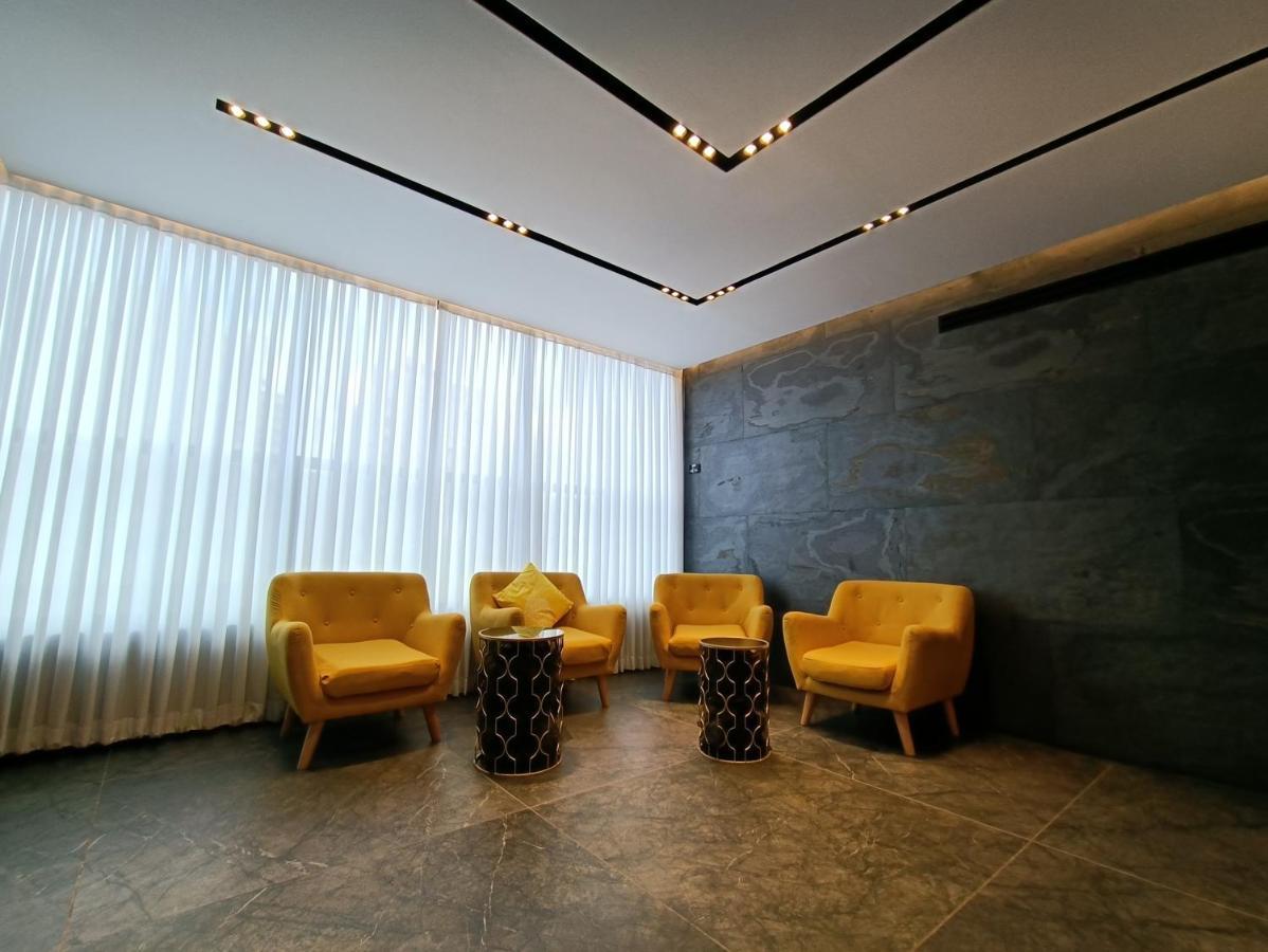 Luxury Aparment 5 Room 2 Minutes From The Beach بات يام المظهر الخارجي الصورة