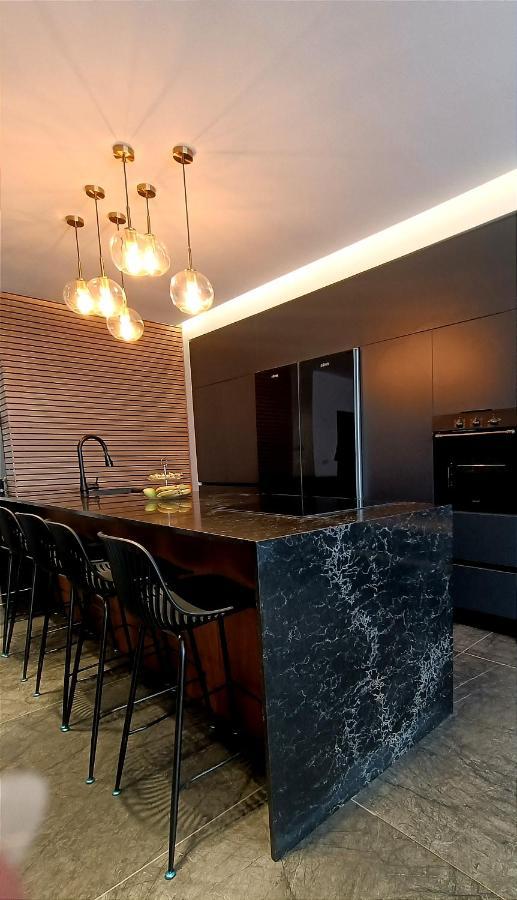 Luxury Aparment 5 Room 2 Minutes From The Beach بات يام المظهر الخارجي الصورة